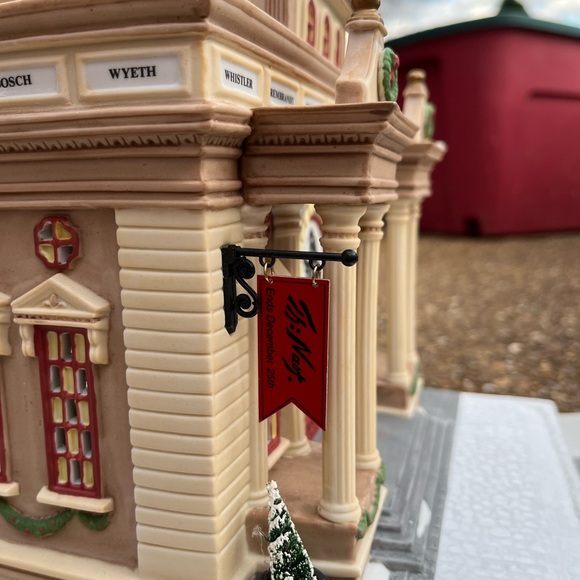 Department 56 Christmas In The City Series "Heritage Museum Of Art" #58831 - Picture 5 of 15